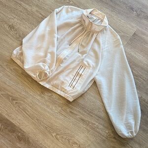 Stylish Cream Lightweight/Sheer Zippered Jacket with Balloon Sleeves